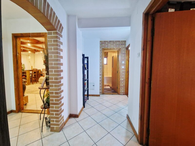 Patru camere, spatiu, liniste 103 mp